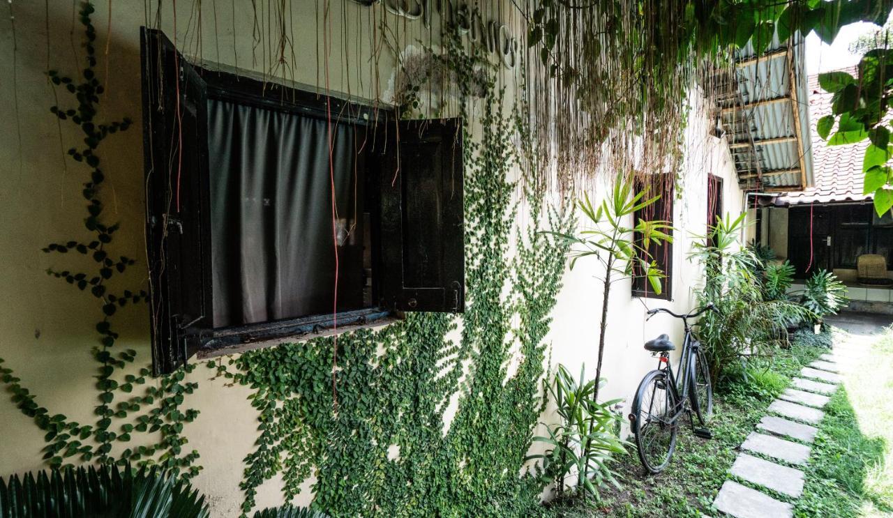 Losmanos Hostel يوغياكارتا المظهر الخارجي الصورة