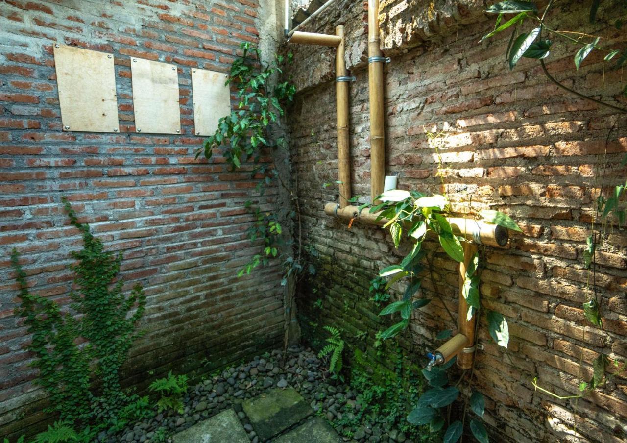 Losmanos Hostel يوغياكارتا المظهر الخارجي الصورة