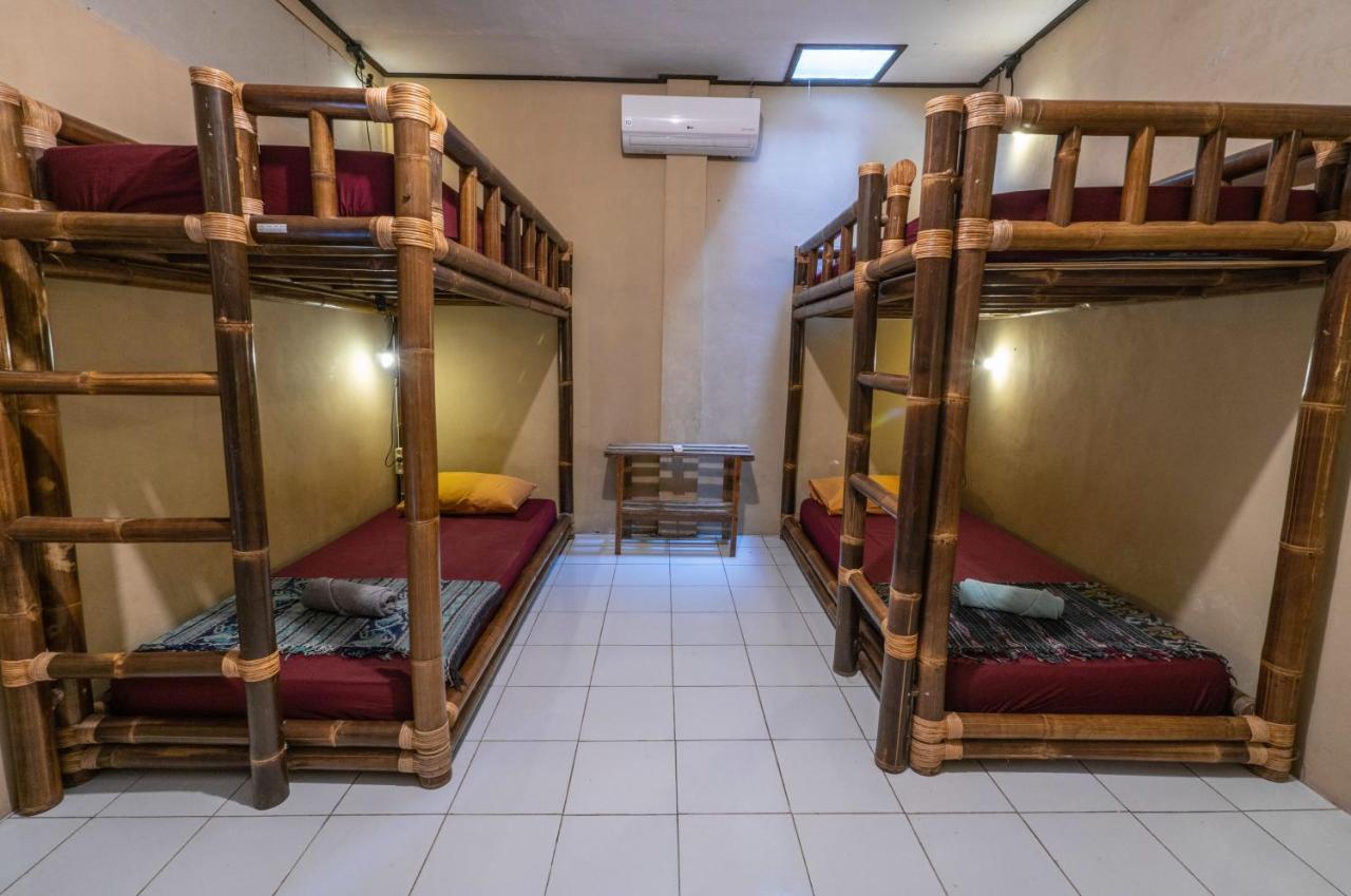 Losmanos Hostel يوغياكارتا المظهر الخارجي الصورة